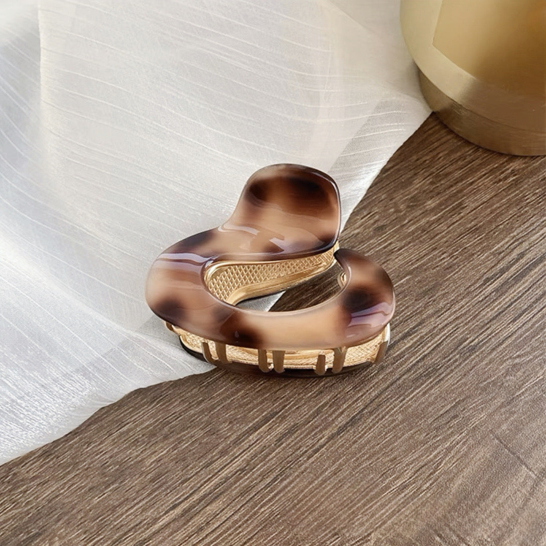 Glossy Cloud Hair Claw