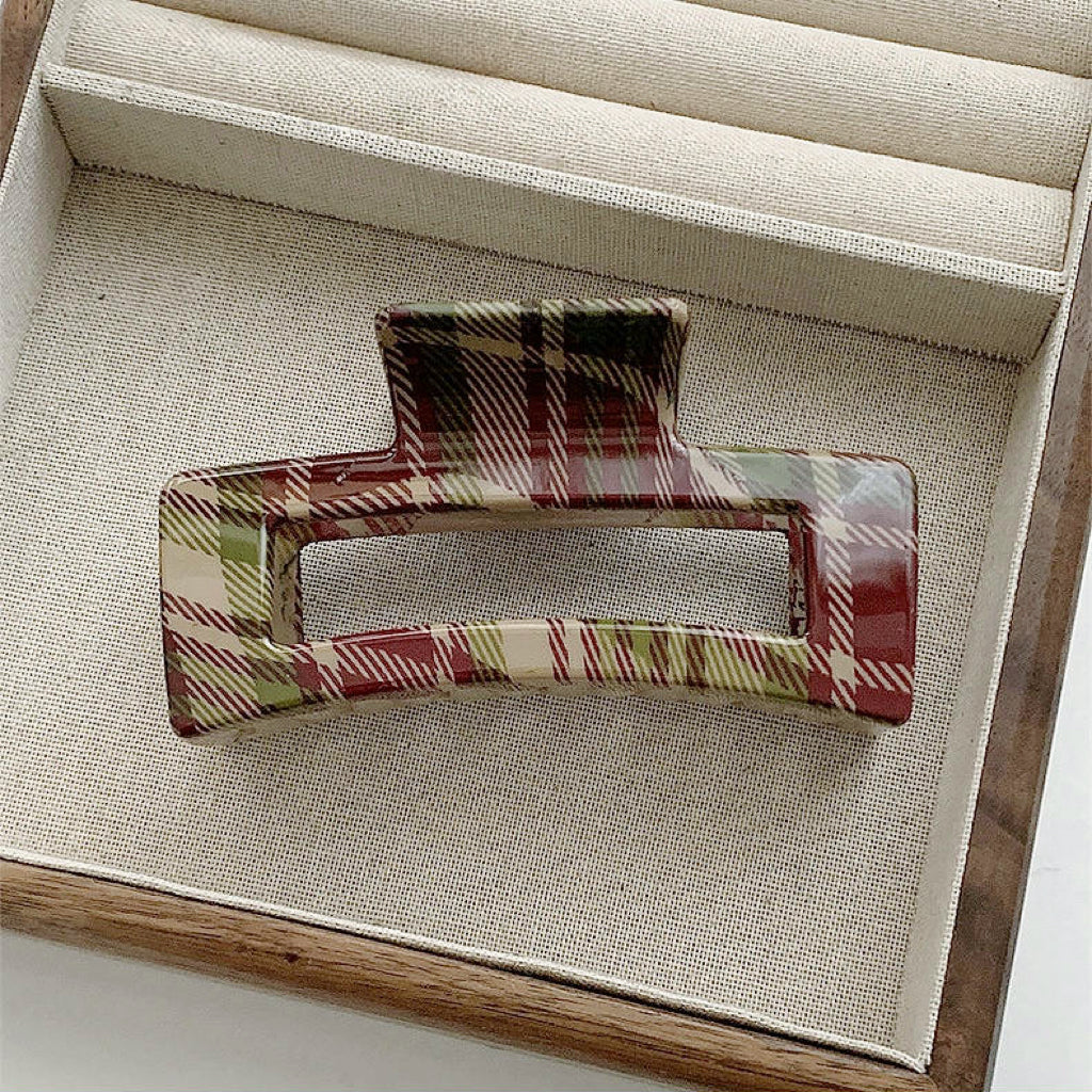 Tartan Elegance Hair Claw