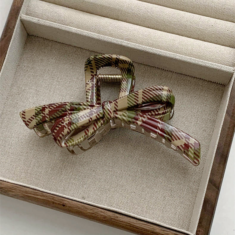 Tartan Elegance Hair Claw