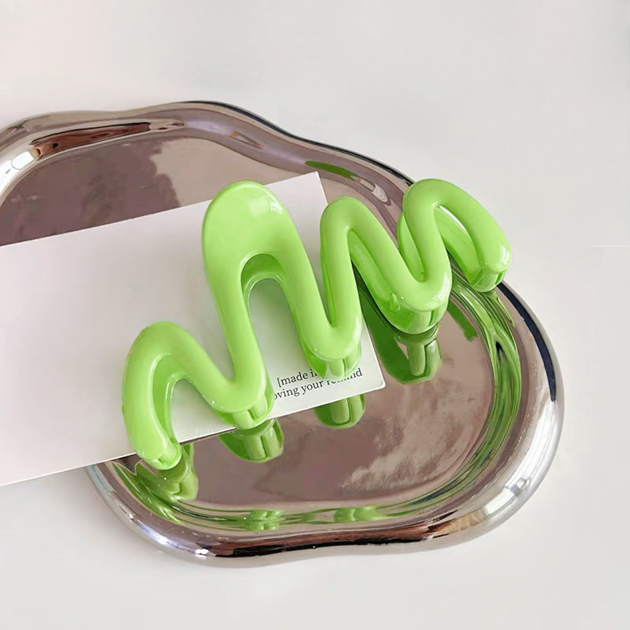 Macaron Wave Hair Claw