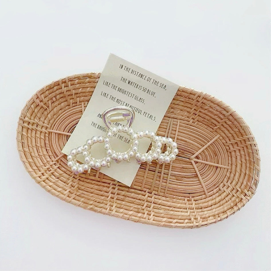 Pearl Elegance Hair Claw