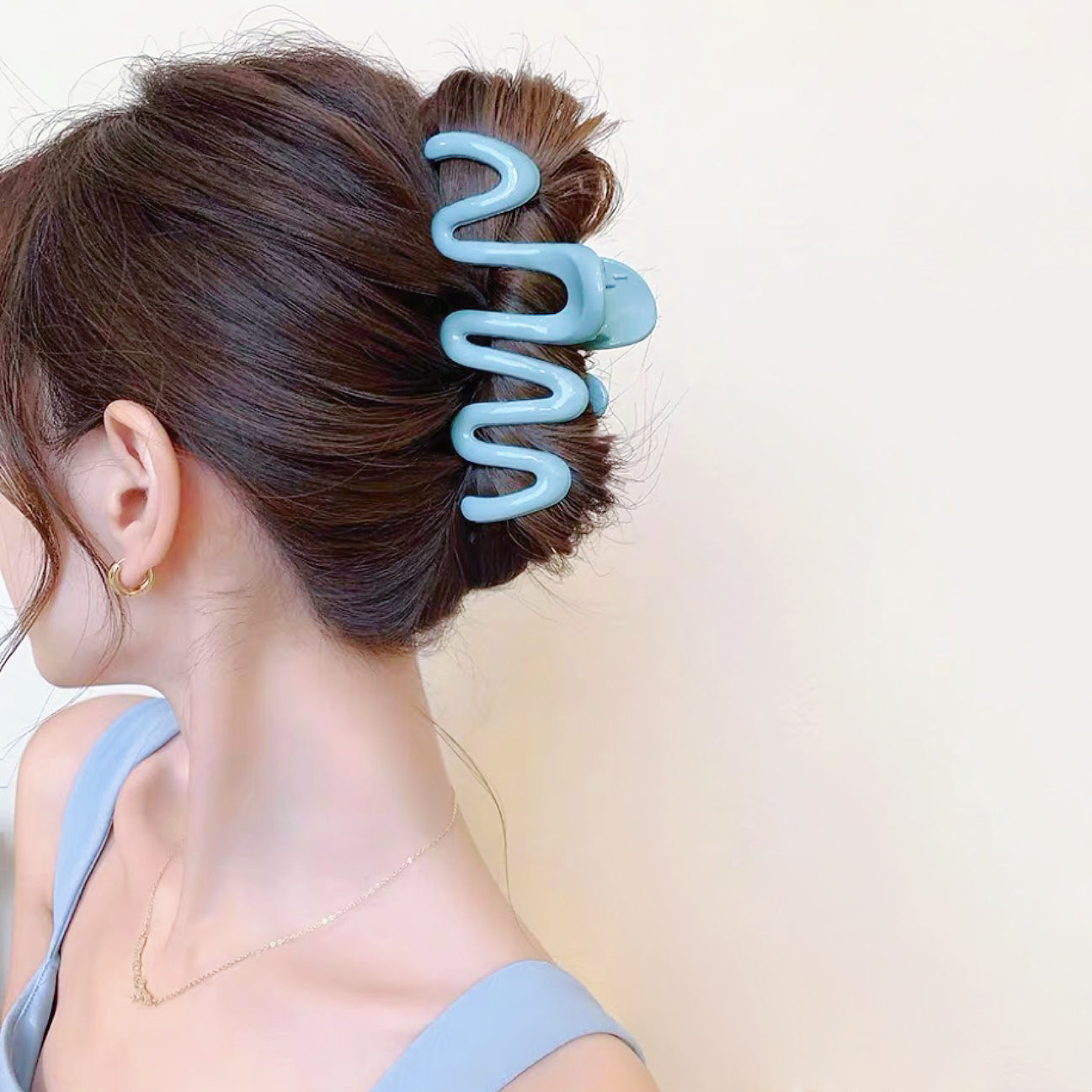 Macaron Wave Hair Claw